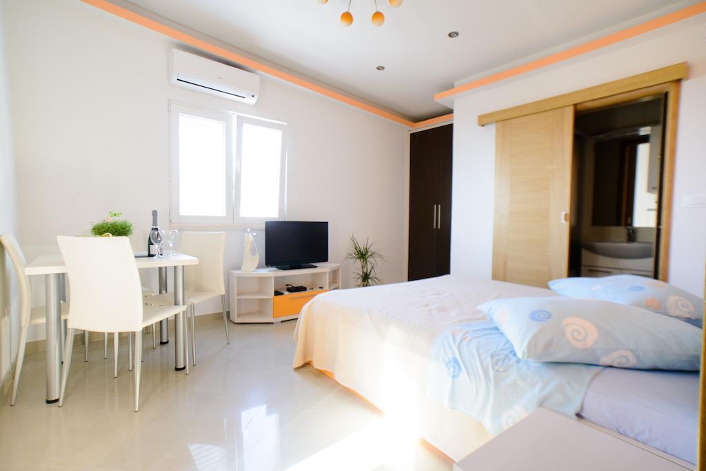 Apartment Lara *